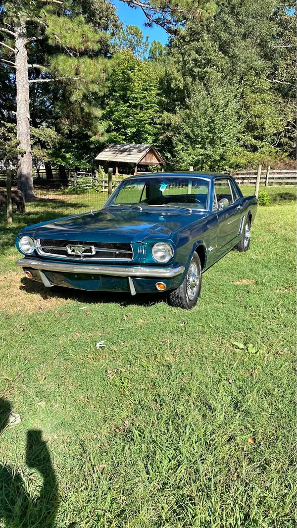 1965 Ford Mustang - Coupe 2D