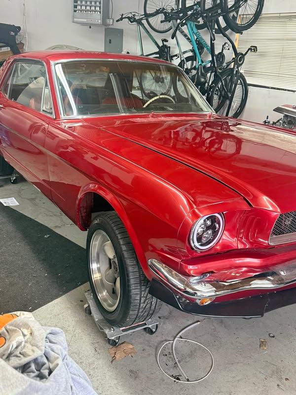 1965 Ford Mustang - Coupe 2D