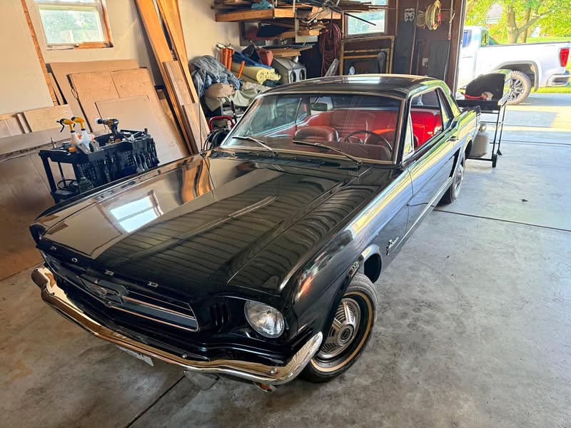 1965 Ford Mustang - Coupe 2D
