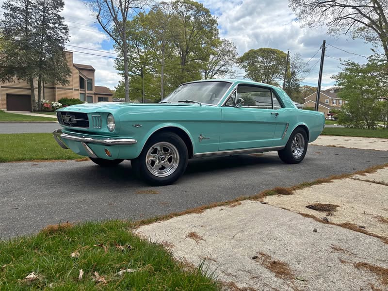 1965 Ford Mustang - Coupe 2D