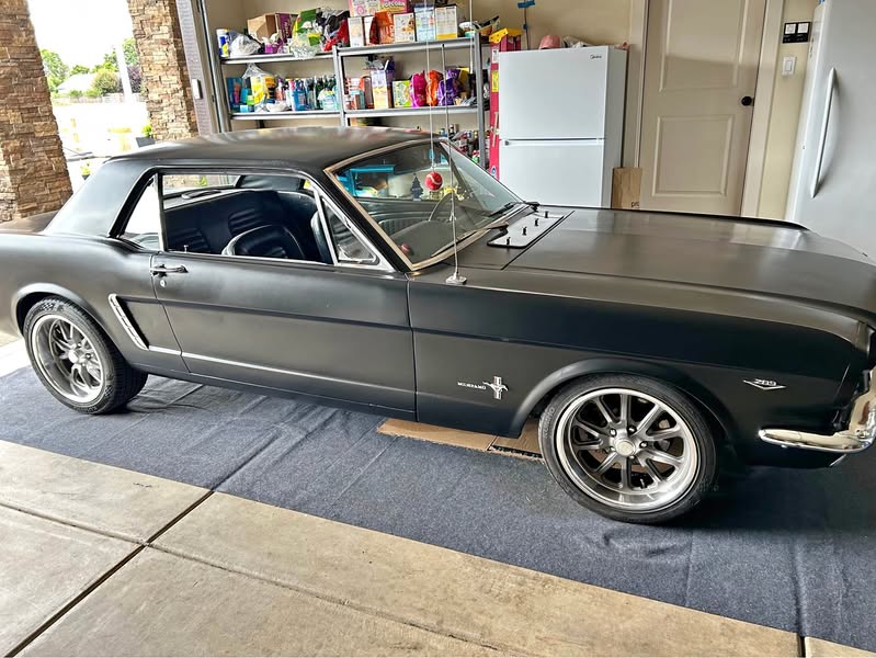 1965 Ford Mustang - Coupe 2D