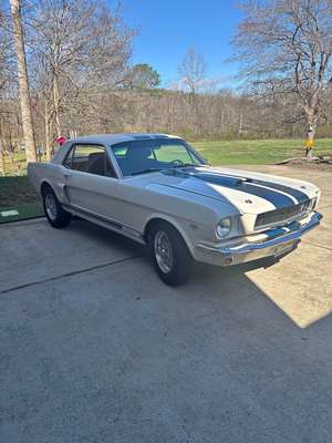 1965 Ford Mustang - Coupe 2D