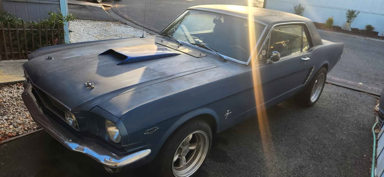 1965 Ford Mustang - Coupe 2D
