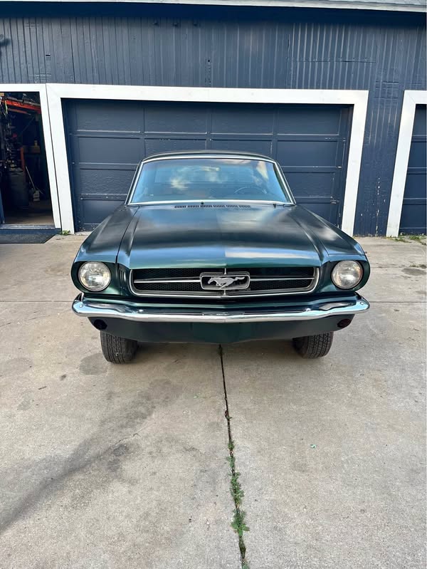 1965 Ford Mustang - Coupe 2D