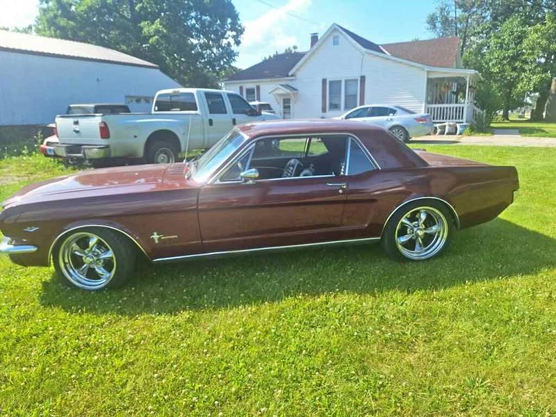 1965 Ford Mustang - Coupe 2D