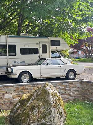 1965 Ford Mustang - Coupe 2D