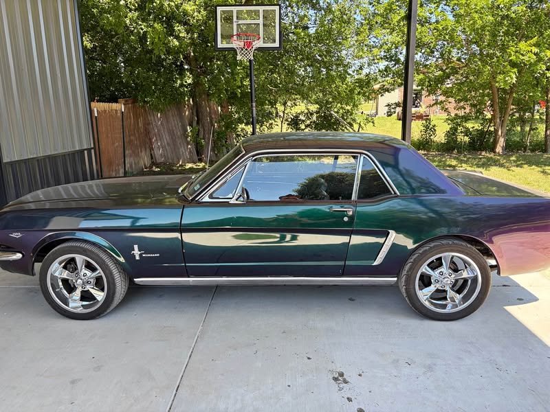 1965 Ford Mustang - Coupe 2D