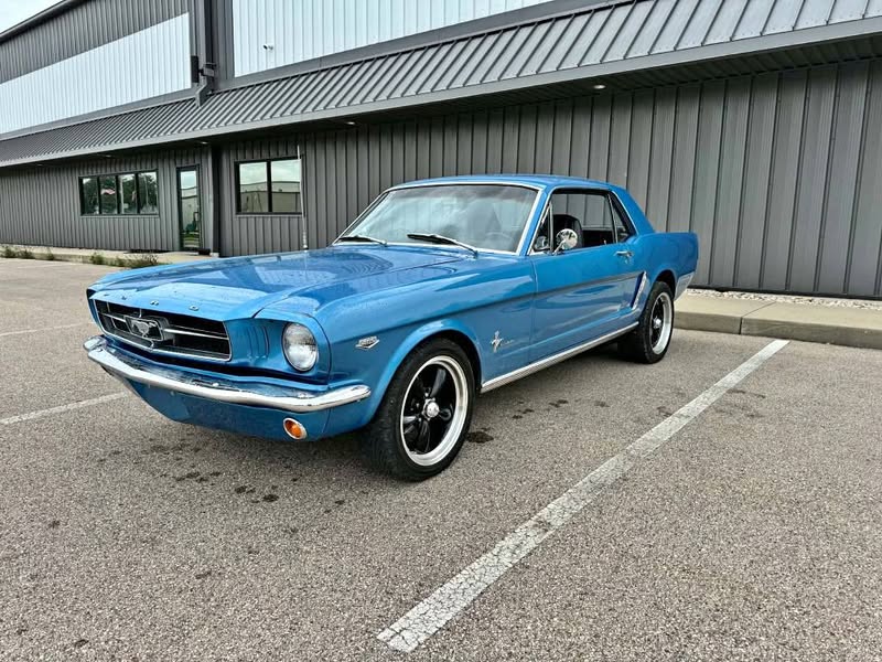1965 Ford Mustang - Coupe 2D
