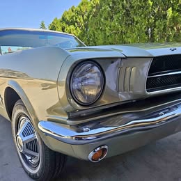 1965 Ford Mustang - Coupe 2D