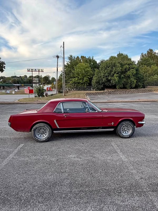 1965 Ford Mustang - Coupe 2D