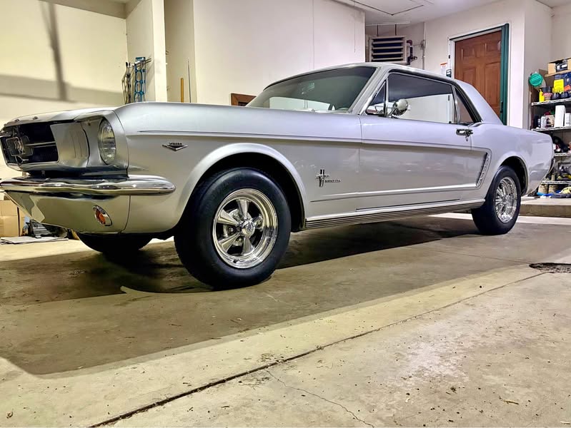 1965 Ford Mustang - Coupe 2D