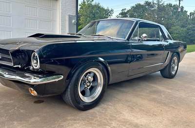 1965 Ford Mustang - Coupe 2D