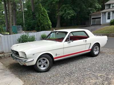 1965 Ford Mustang - Coupe 2D