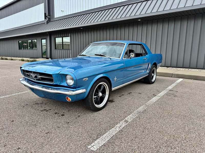 1965 Ford Mustang - Coupe 2D