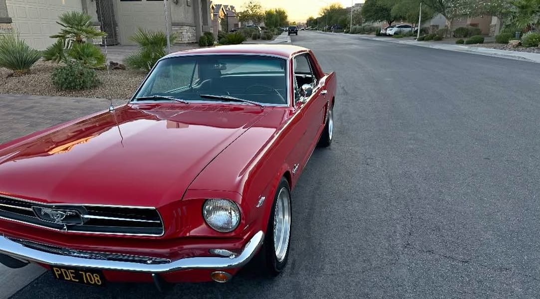 1965 Ford Mustang - V6 Coupe 2D
