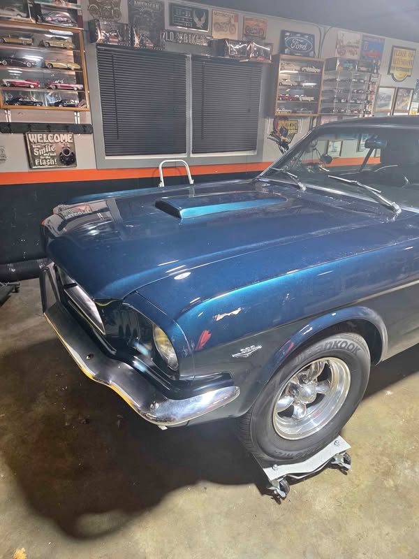 1965 Ford Mustang - Coupe 2D