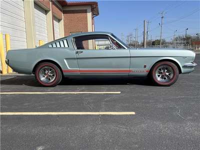 1965 Ford Mustang 2 door