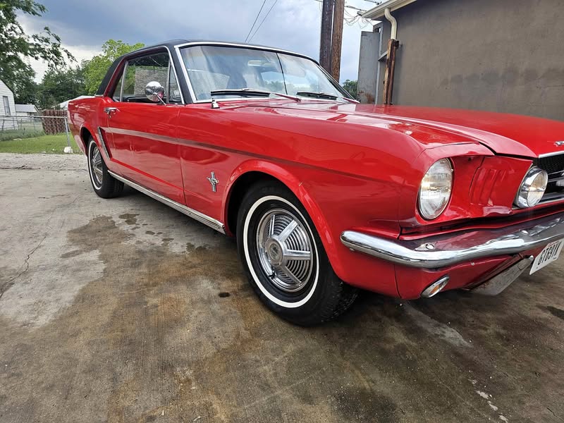 1965 Ford Mustang - Coupe 2D