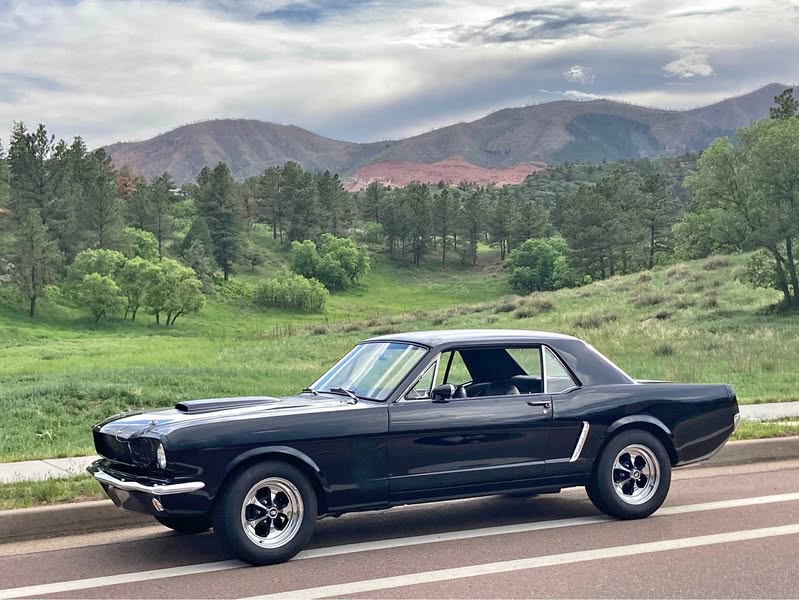 1965 Ford Mustang - Coupe 2D