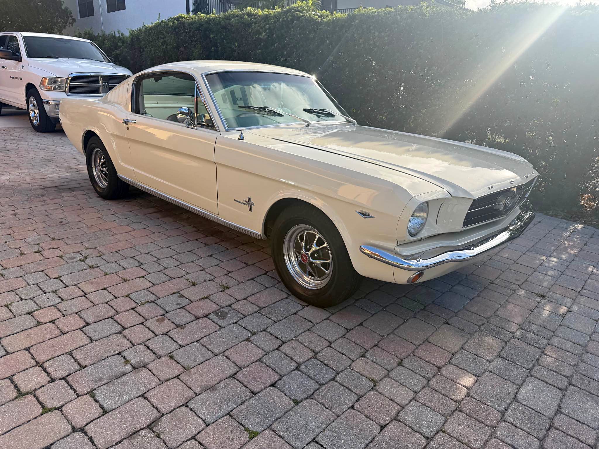 1965 Ford Mustang - Fastback
