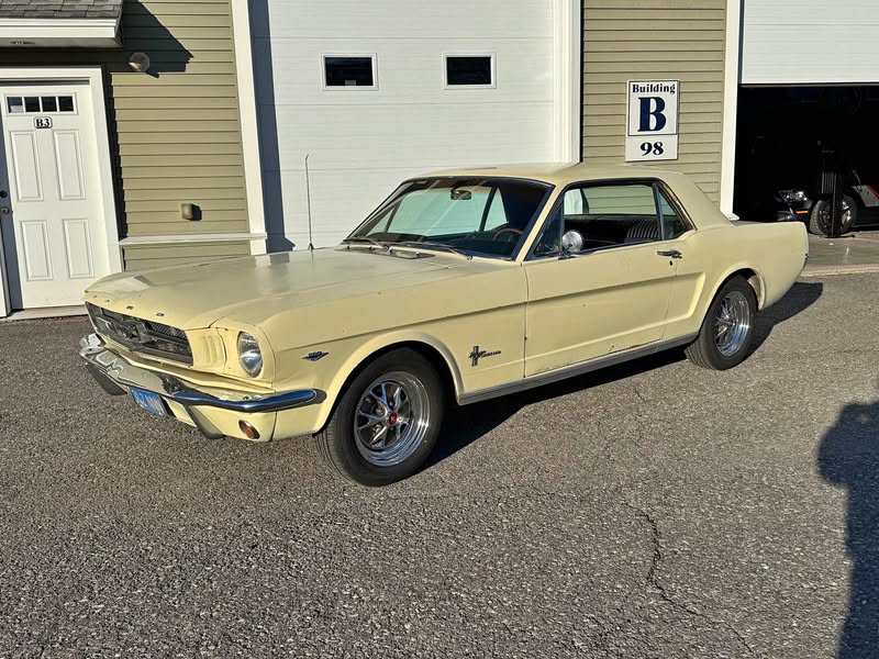 1965 Ford Mustang - Coupe 2D