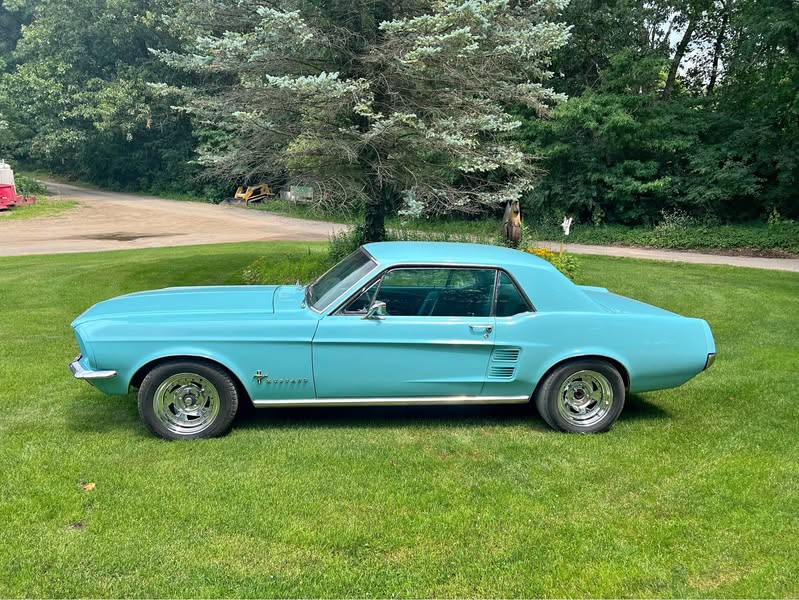 1967 Ford Mustang - Coupe 2D