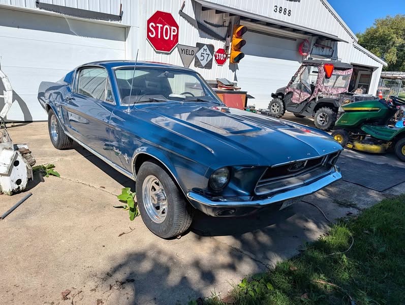 1968 Ford Mustang - Coupe 2D