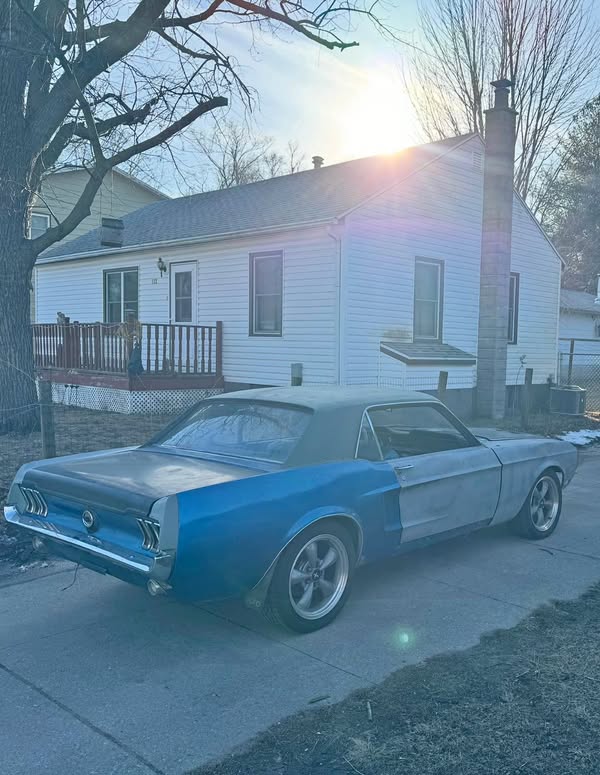 1968 Ford Mustang - Coupe 2D
