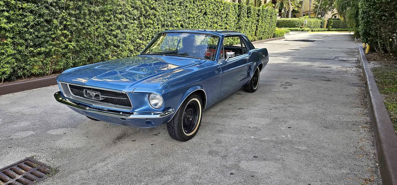 1967 Ford Mustang - Coupe 2D
