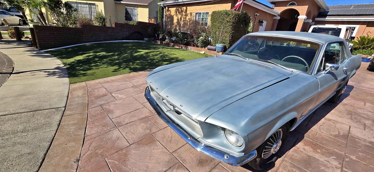 1967 Ford Mustang - Coupe 2D