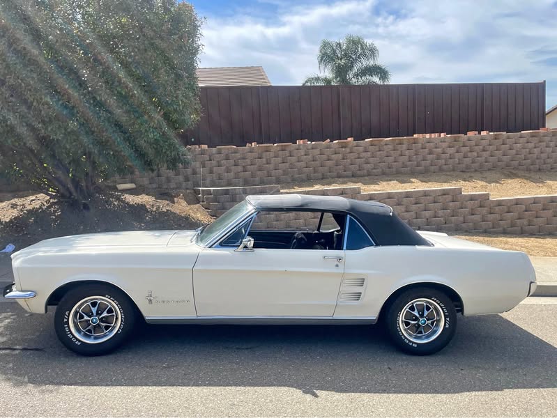 1967 Ford Mustang - Convertible 2D