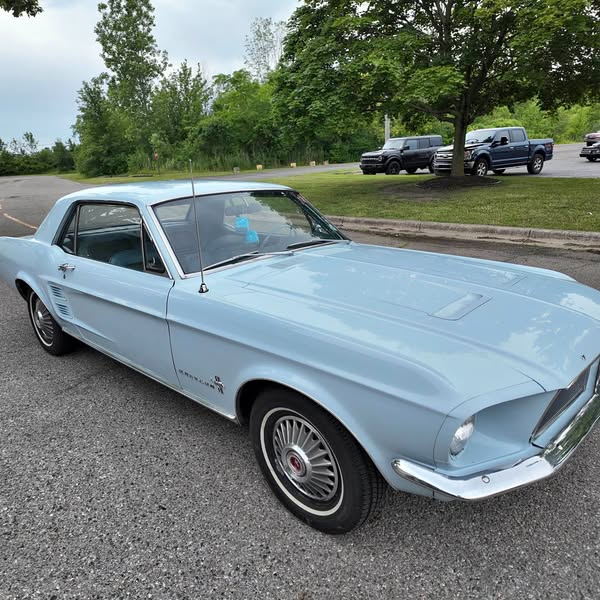 1967 Ford Mustang - V6 Premium Coupe 2D