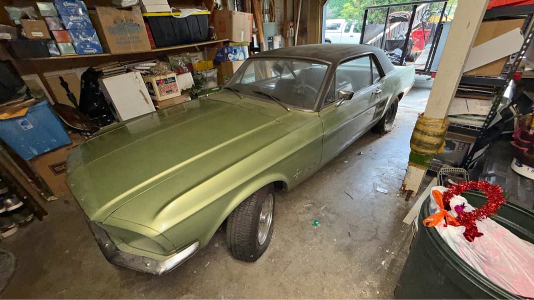 1967 Ford Mustang - Coupe 2D