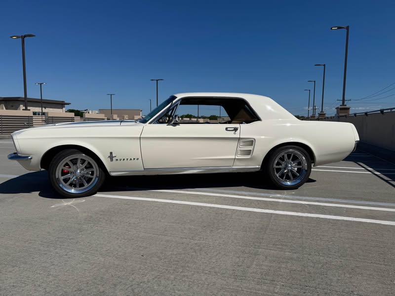 1967 Ford Mustang - Coupe 2D