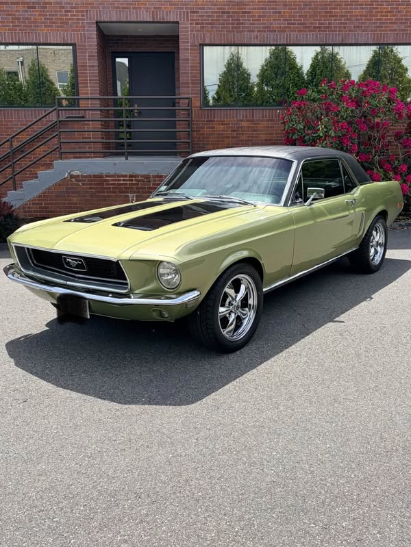 1968 Ford Mustang - Coupe 2D