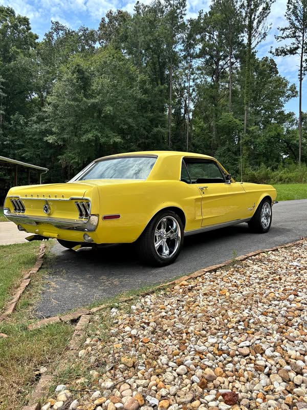 1968 Ford Mustang - Deluxe Coupe 2D