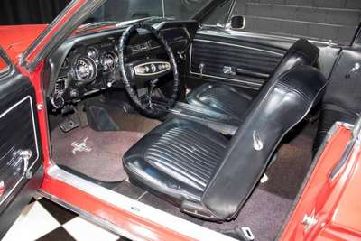 1968 Ford Mustang 302cid - COLD AC - RED PAINT - BLACK INTERIOR