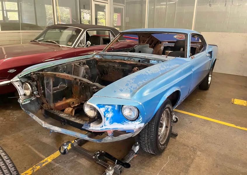 1969 Ford Mustang - Fastback
