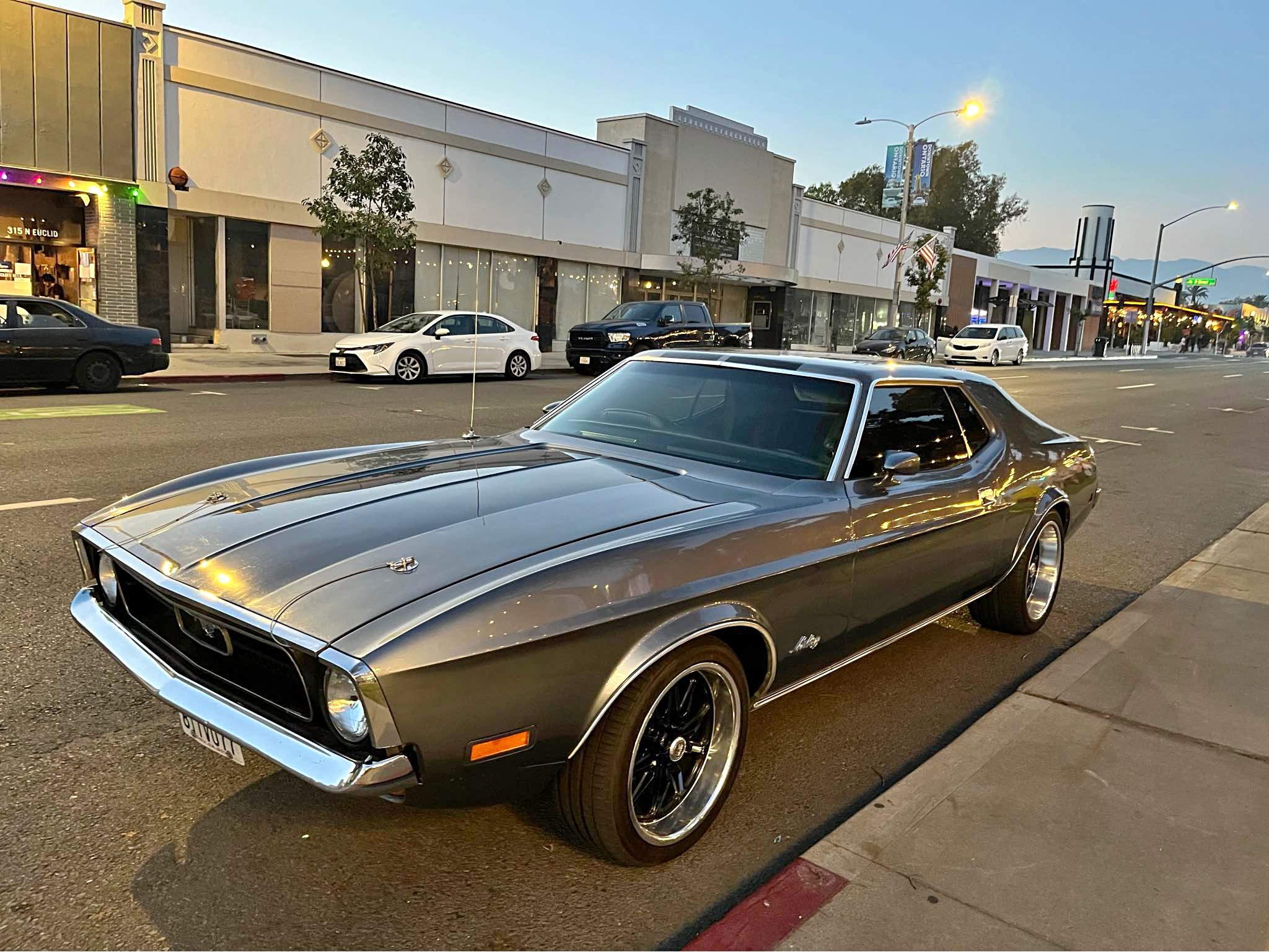 1972 Ford Mustang - Coupe 2D
