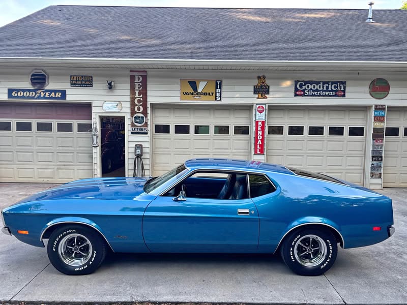 1972 Ford Mustang - Fastback