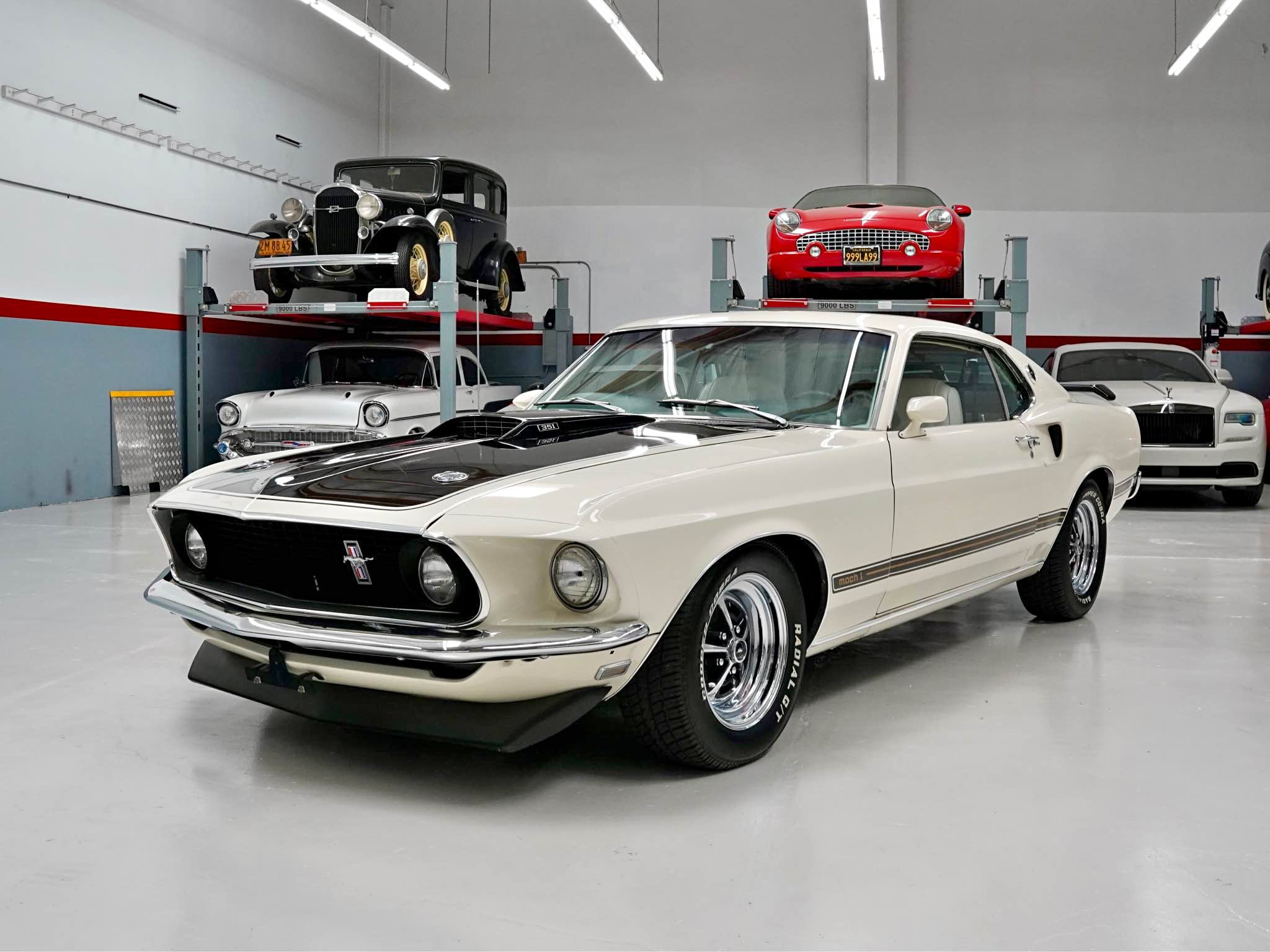 1969 Ford Mustang - Mach 1 Fastback
