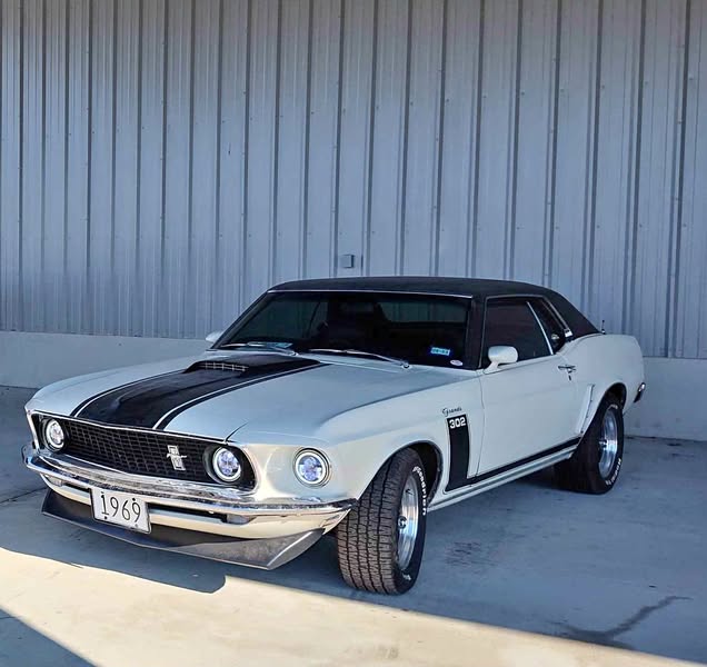 1969 Ford Mustang - Coupe 2D