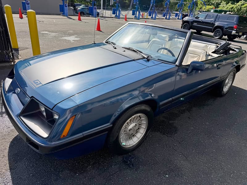1986 Ford Mustang - Convertible 2D