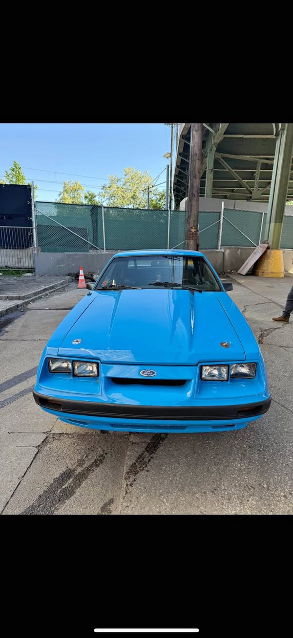 1986 Ford Mustang - 2 door