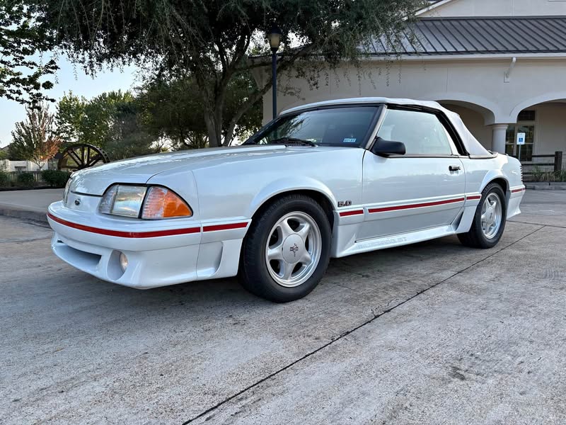 1988 Ford Mustang - Deluxe Convertible 2D
