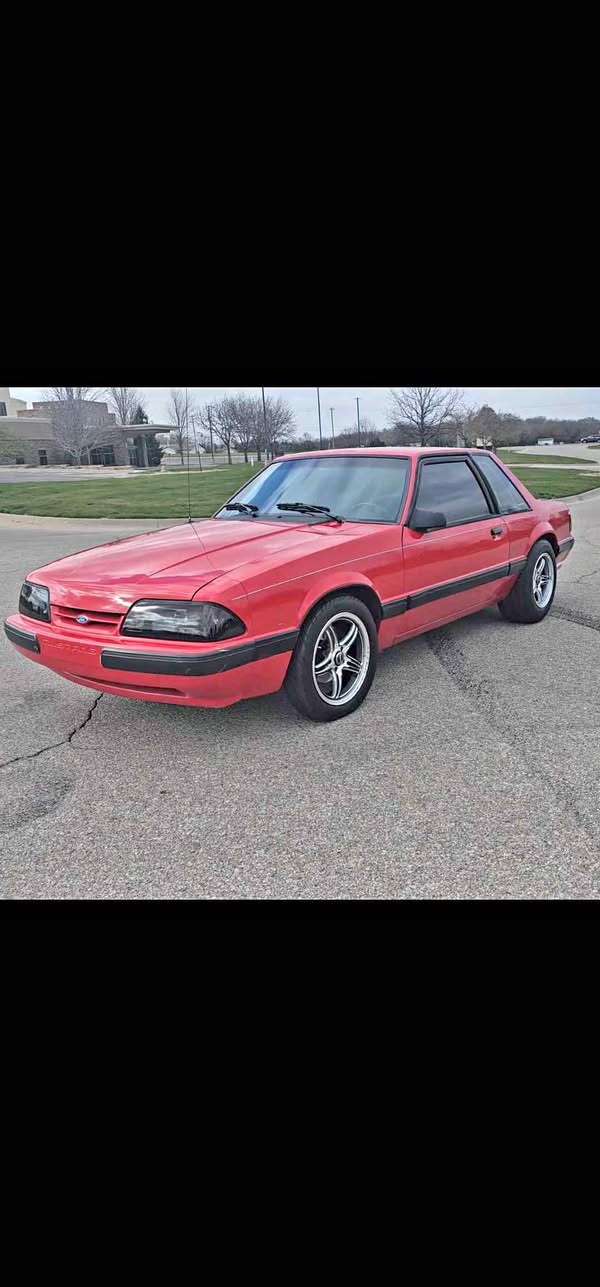 1990 Ford Mustang - Coupe 2D