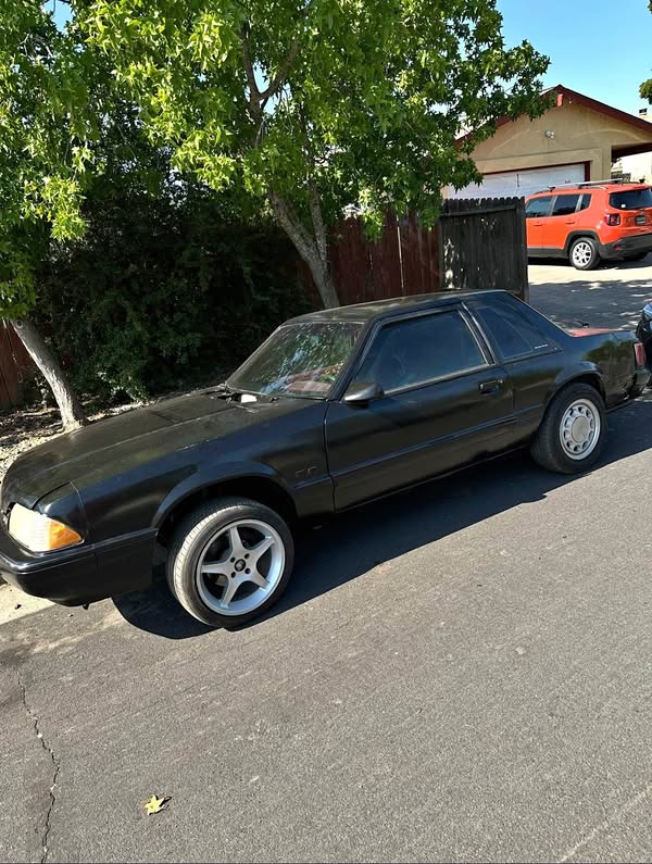 1993 Ford Mustang - Coupe 2D