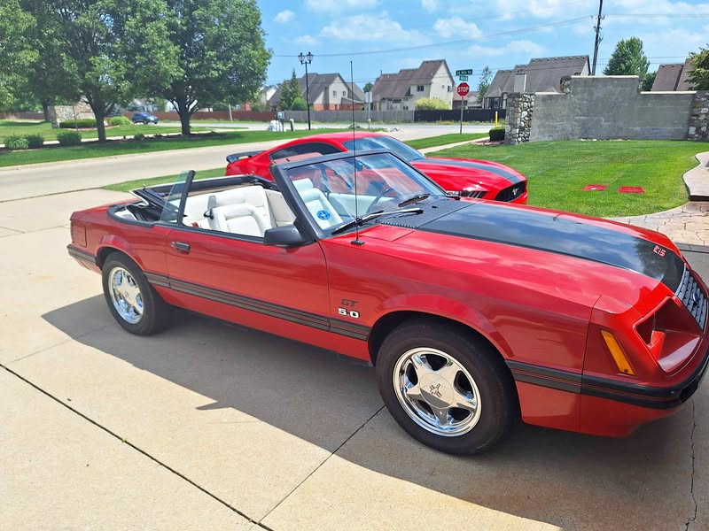 1984 Ford Mustang - GT Deluxe Convertible 2D