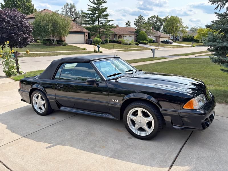 1991 Ford Mustang - GT Deluxe Convertible 2D
