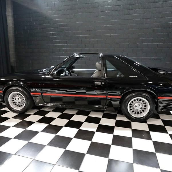 1987 Ford Mustang GT